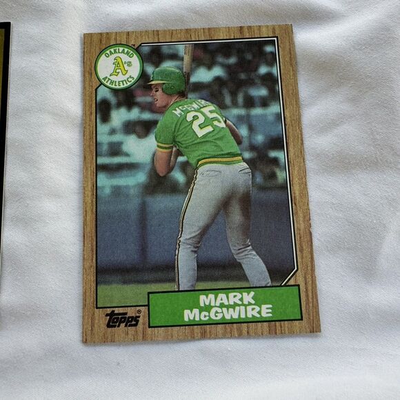 Oakland A’s Baseball 12 Card Lot NM Mark McGwire Rookie 366 Blackburn Refractor - Picture 13 of 13